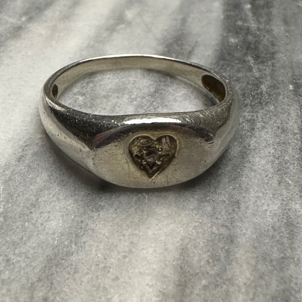 AV 925 Sterling Silver Heart Signet‎ Ring Size 6.5 Starburst
